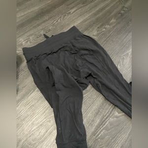 READY TO RULU JOGGERS SIZE 6